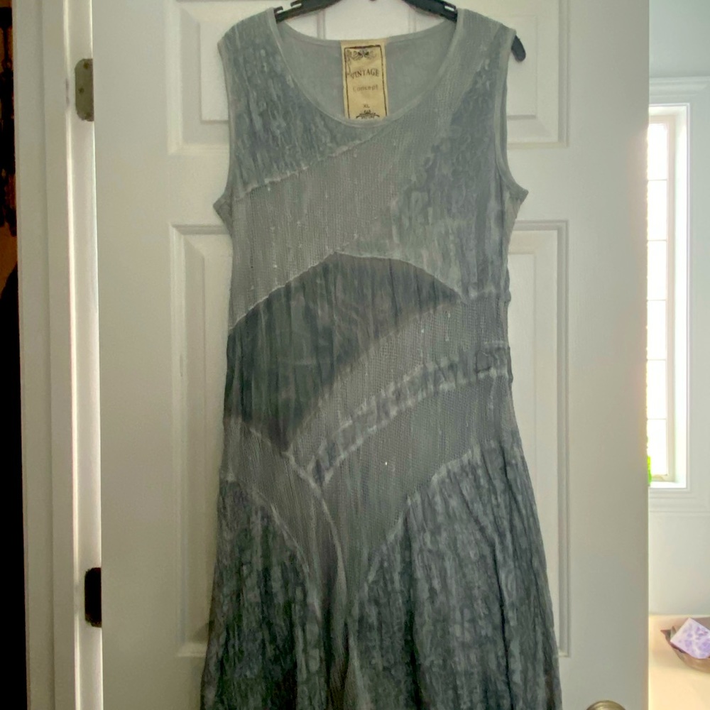 Classy, vintage detail  style dress. XL